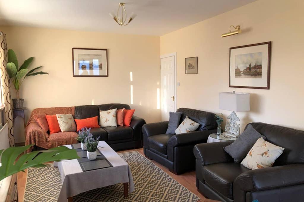 Whitehead Holiday Cottage Экстерьер фото