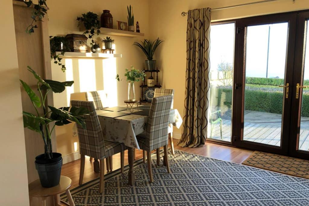 Whitehead Holiday Cottage Экстерьер фото