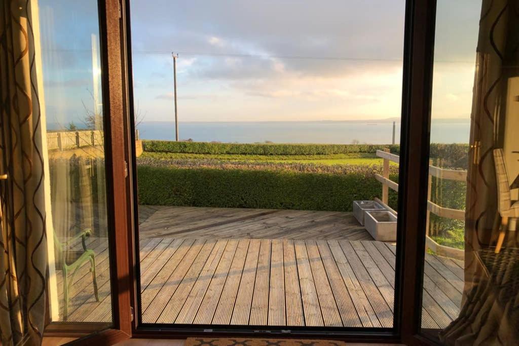 Whitehead Holiday Cottage Экстерьер фото
